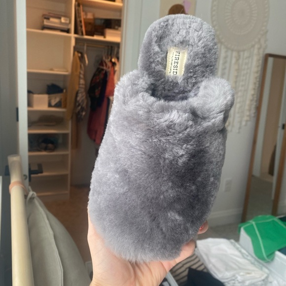 DEARFOAMS Fireside Grey Covered-toe Slippers - Picture 4 of 10